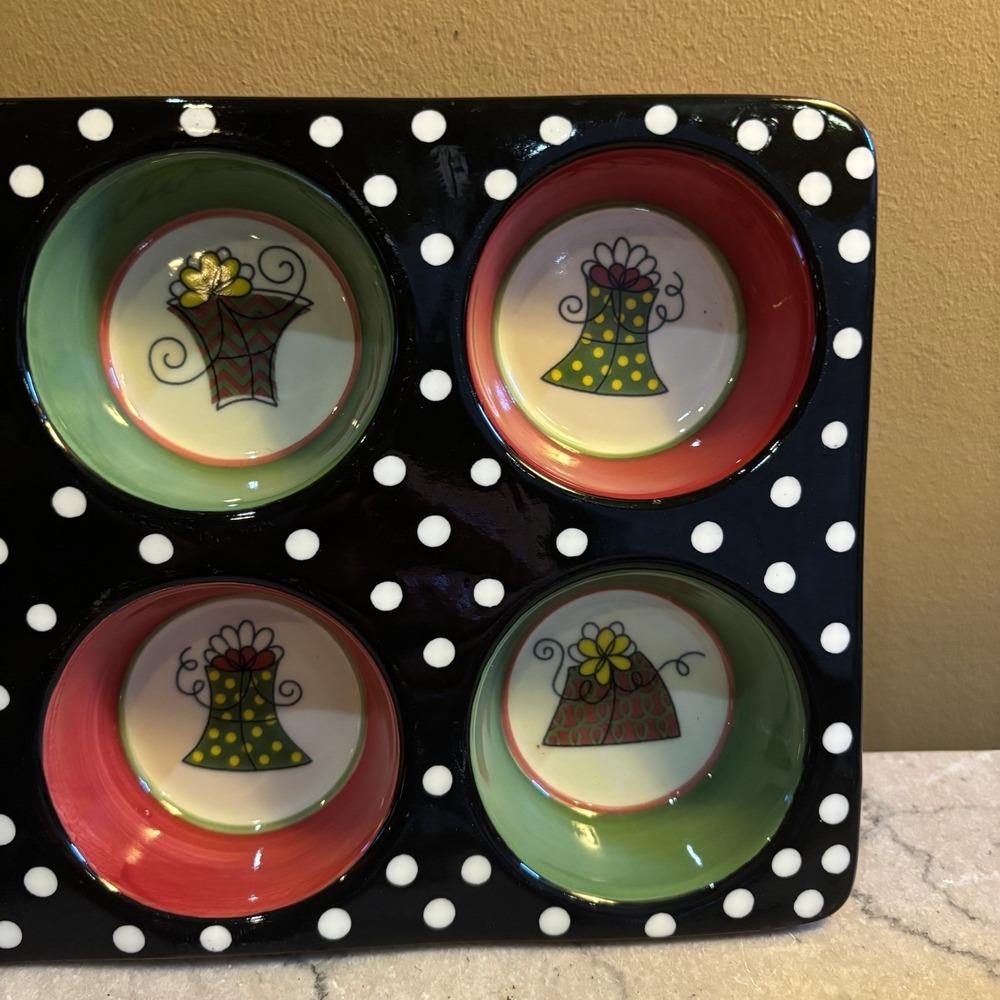 Pier 1 Black White Dot Design Stoneware Six Muffin Cupcake Pan - Picture 2 of 5